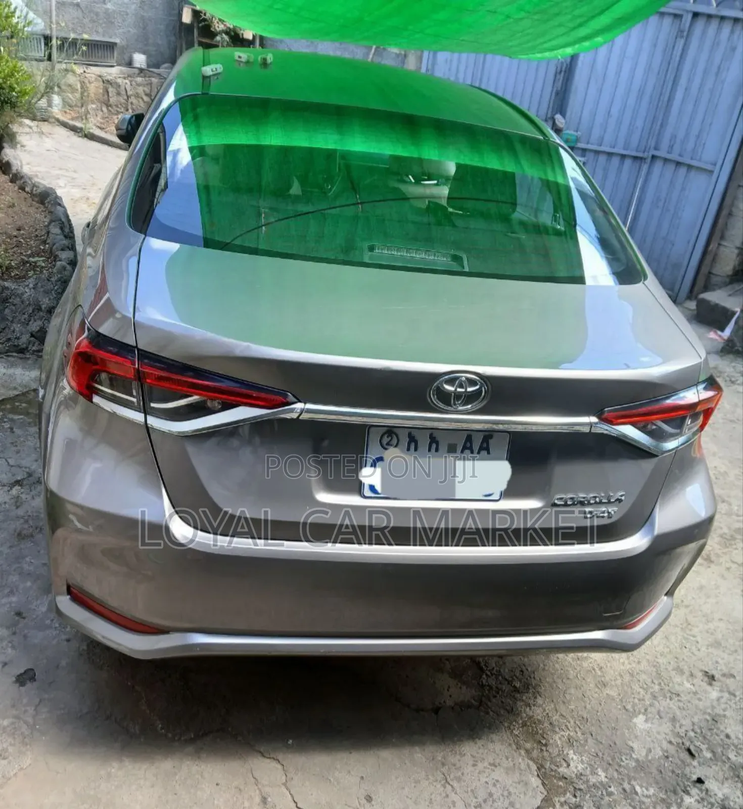 Toyota Corolla 2023 Gold