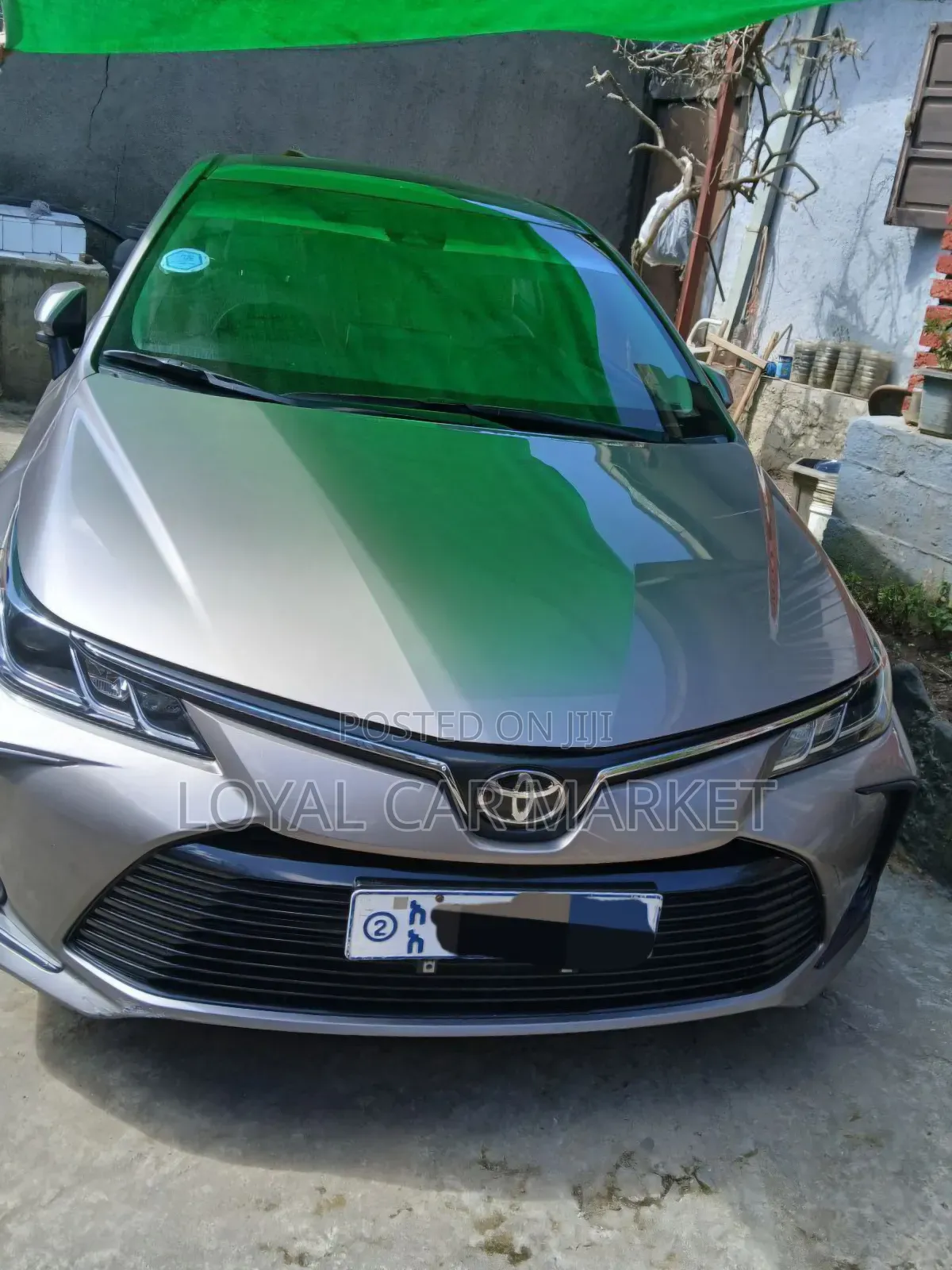 Toyota Corolla 2023 Gold