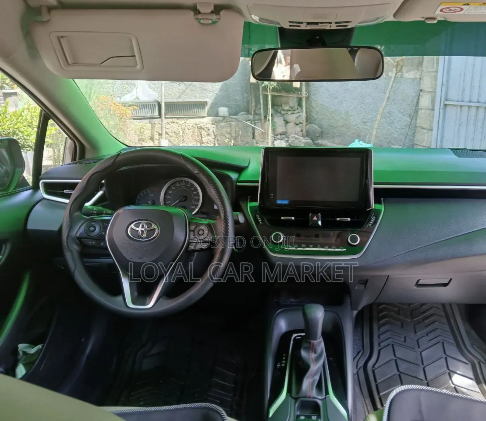 Toyota Corolla 2023 Gold