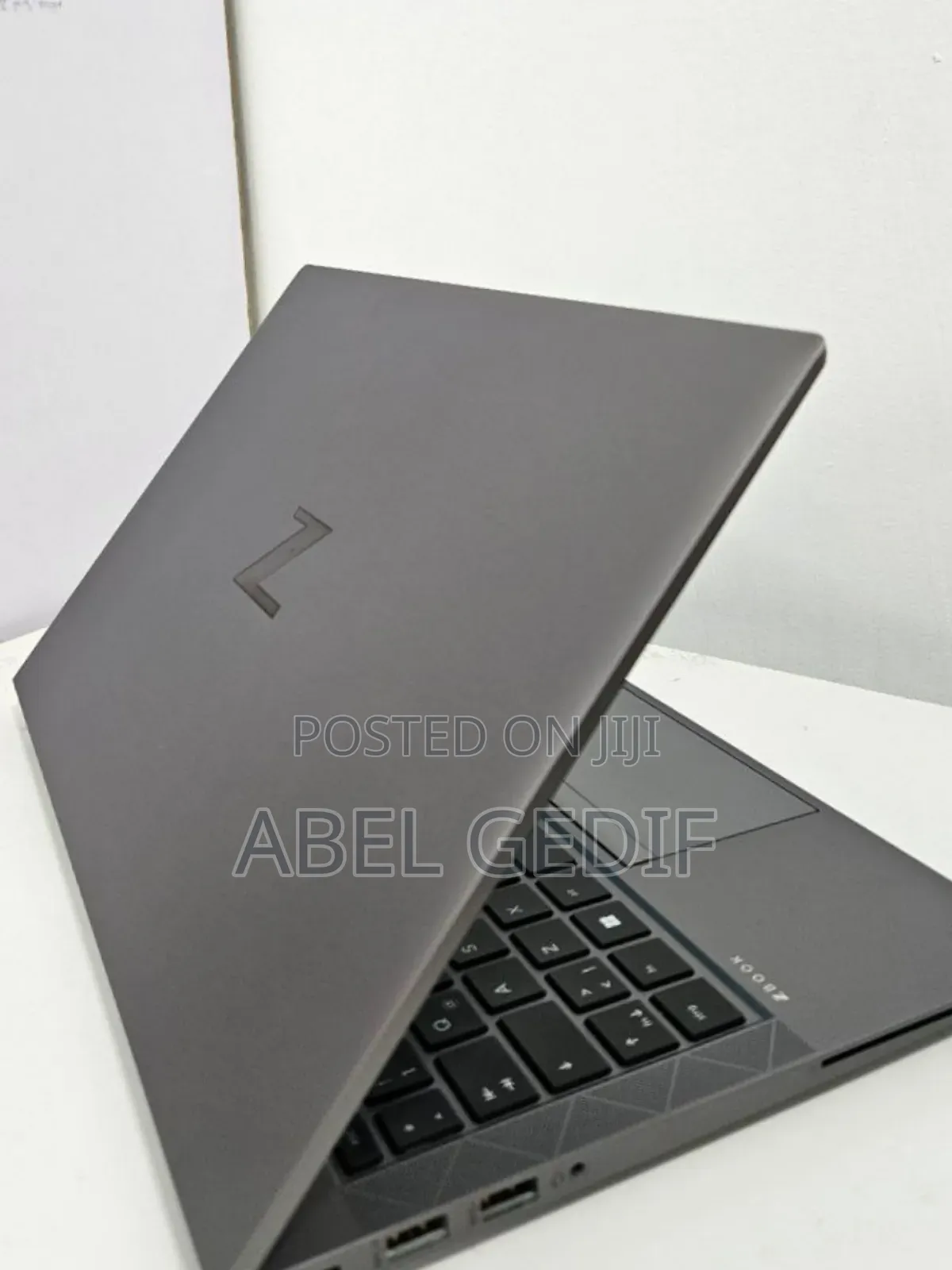 New Laptop HP ZBook Studio G8 16GB Intel Core I7 SSD 512GB