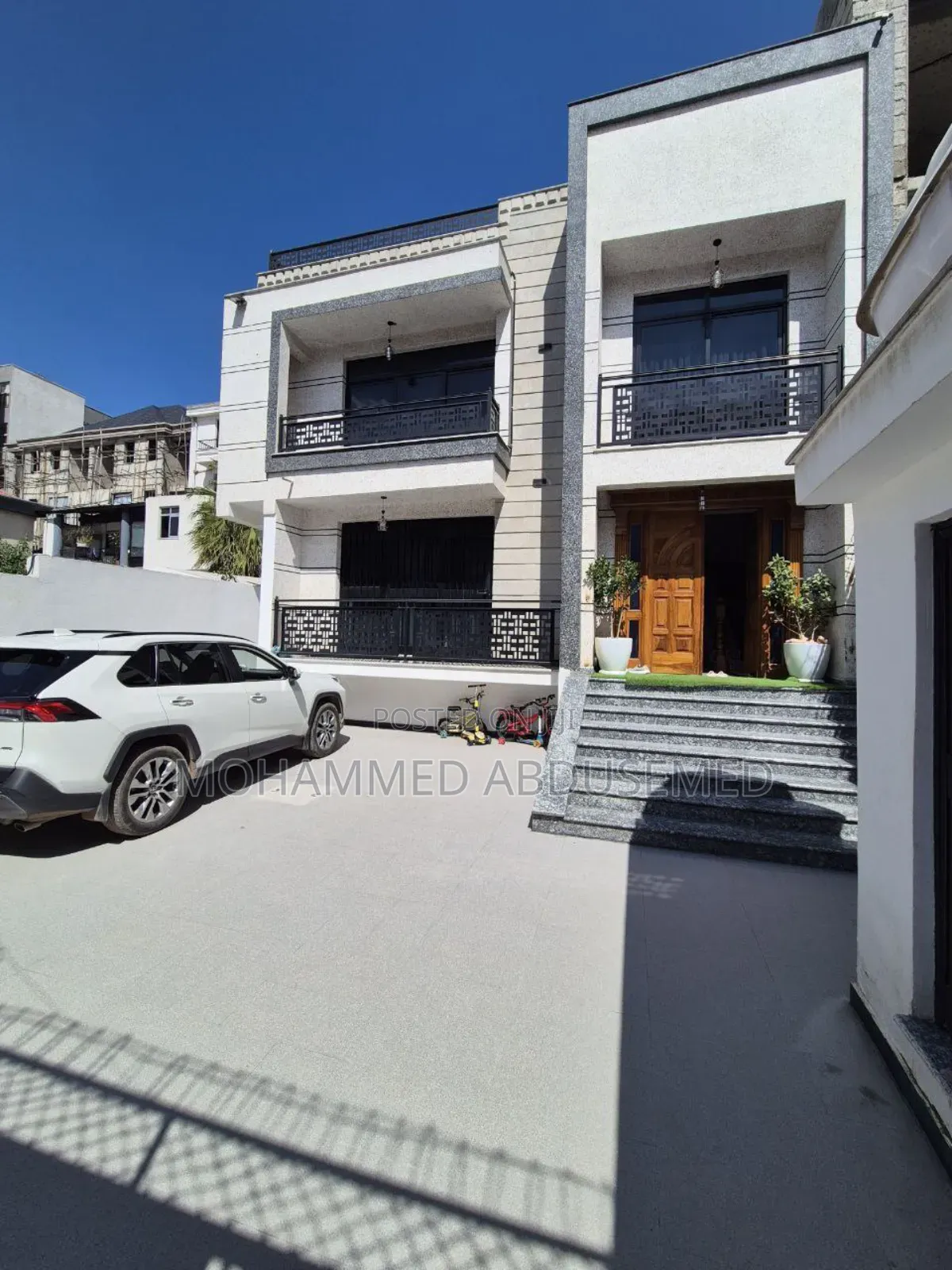 5bdrm House in Nifasilk Lafto for sale