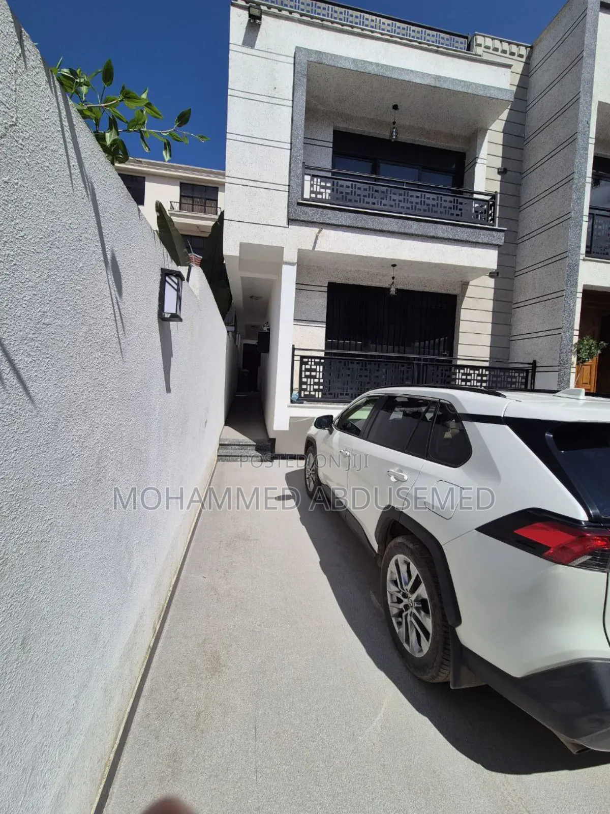 5bdrm House in Nifasilk Lafto for sale