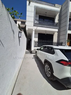 5bdrm House in Nifasilk Lafto for sale