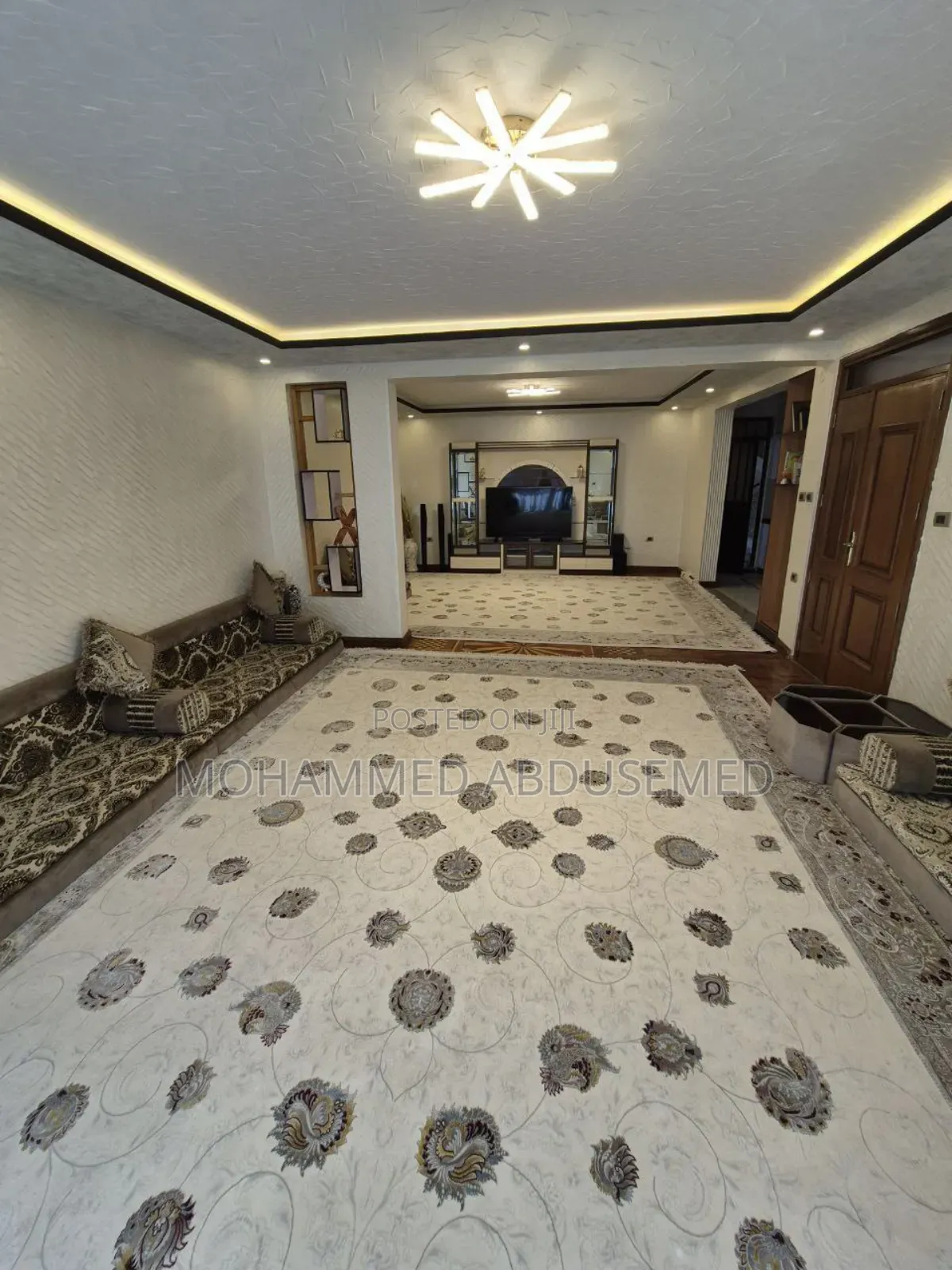 5bdrm House in Nifasilk Lafto for sale