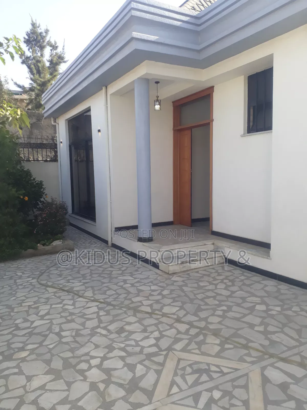 6bdrm Villa in Around Nasswe, Nifas Silk-Lafto for rent