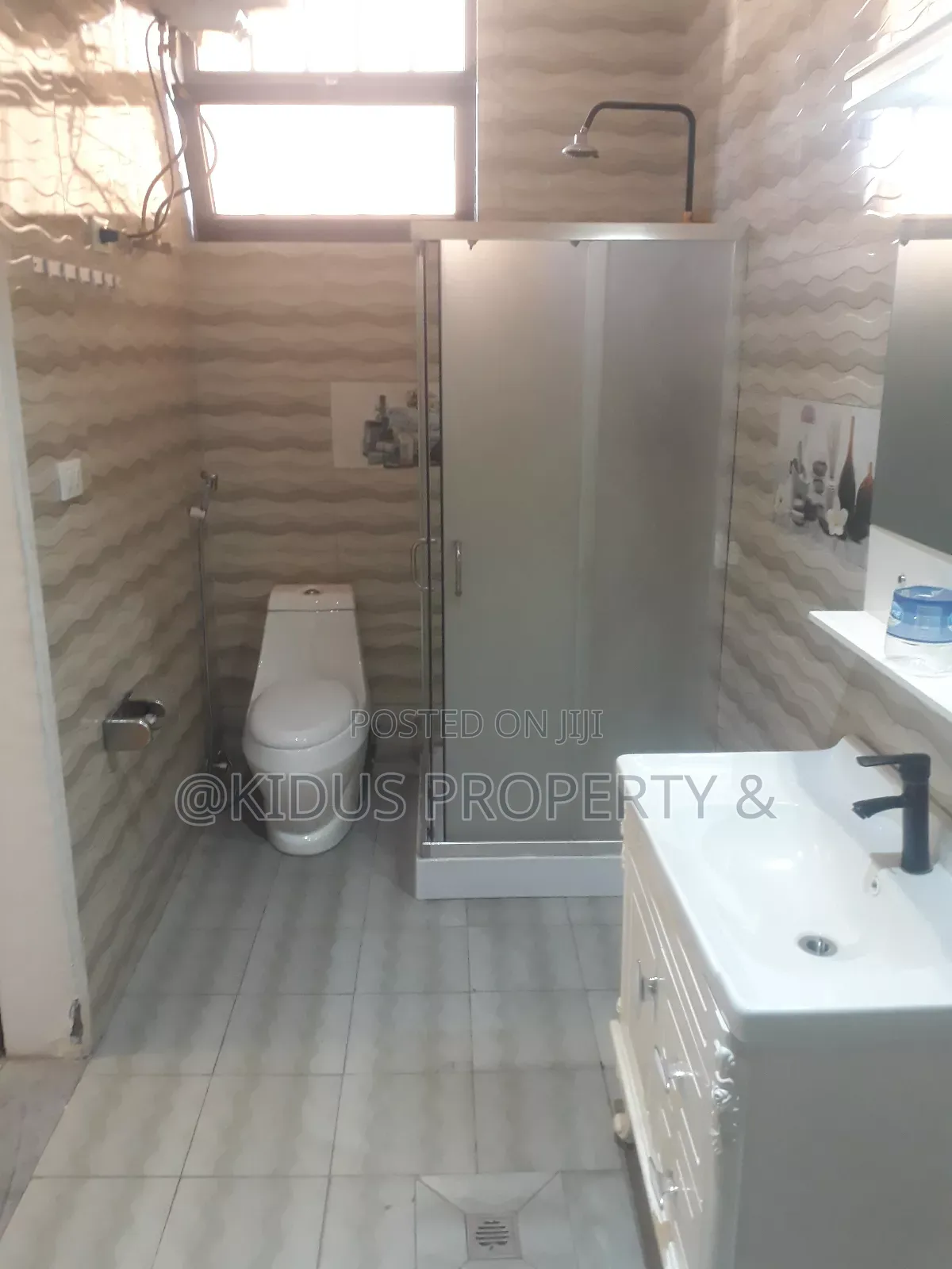 6bdrm Villa in Around Nasswe, Nifas Silk-Lafto for rent