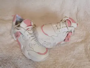 Women’S Fashion Sneakers -- የሴቶች ስኒከርስ