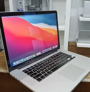 New Laptop Apple MacBook Pro 2015 16GB Intel Core I7 SSD 256GB