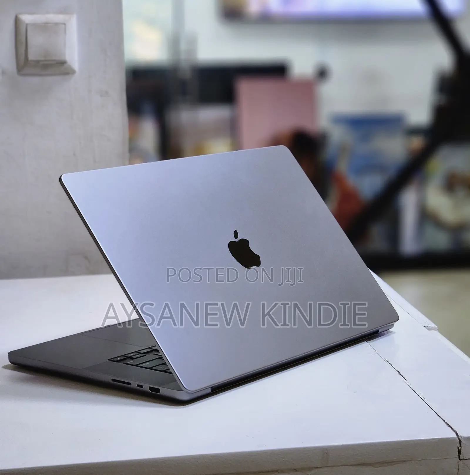 New Laptop Apple MacBook Pro 2021 M1 32GB Apple M1 Max SSD 512GB