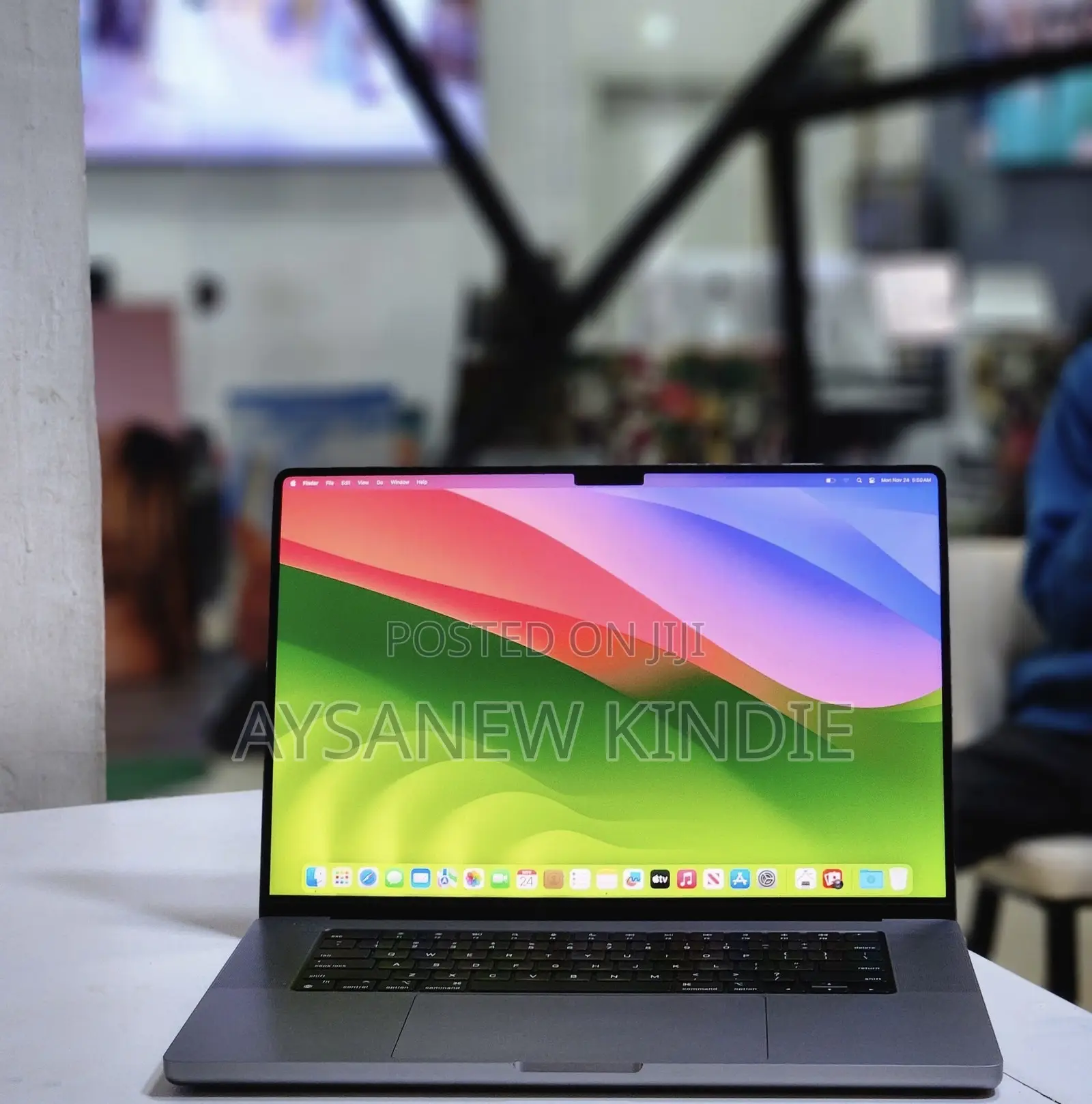 New Laptop Apple MacBook Pro 2021 M1 32GB Apple M1 Max SSD 512GB