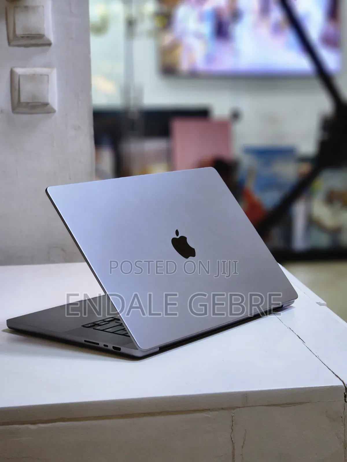 New Laptop Apple MacBook Pro 2021 M1 32GB Apple M1 Pro SSD 512GB