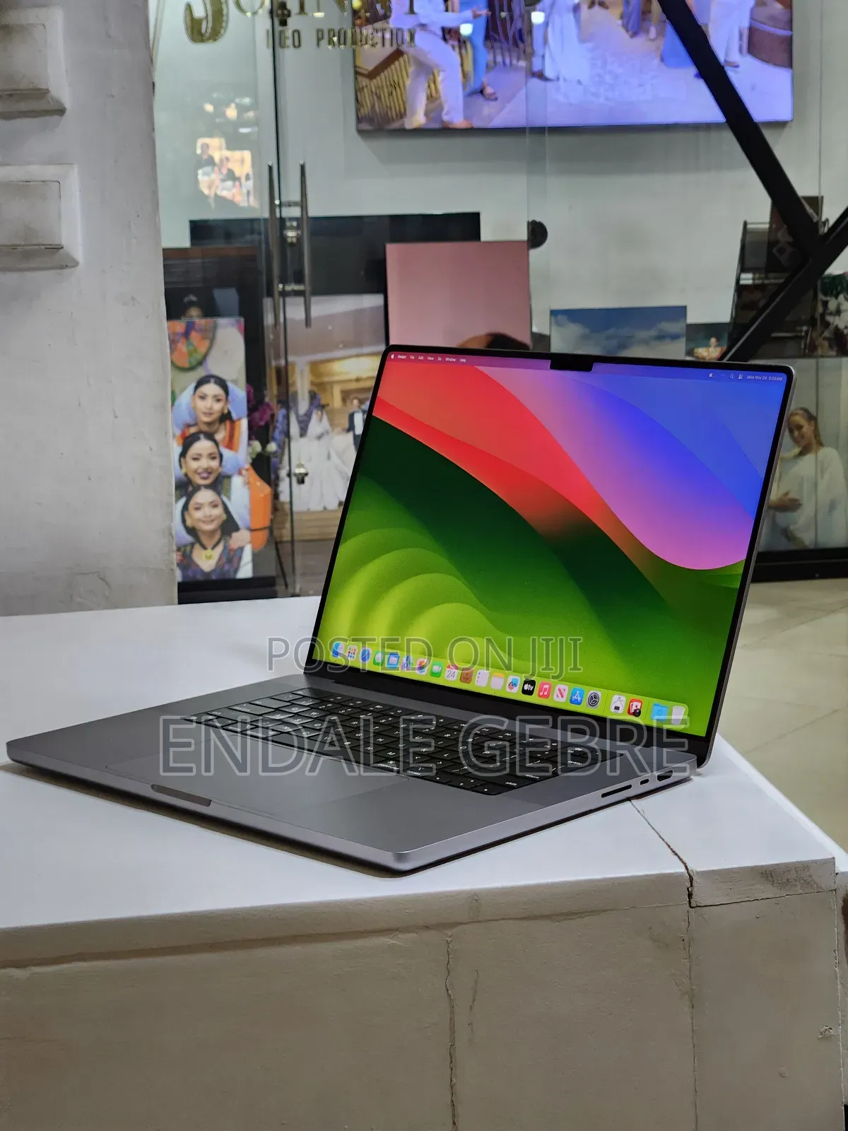 New Laptop Apple MacBook Pro 2021 M1 32GB Apple M1 Pro SSD 512GB