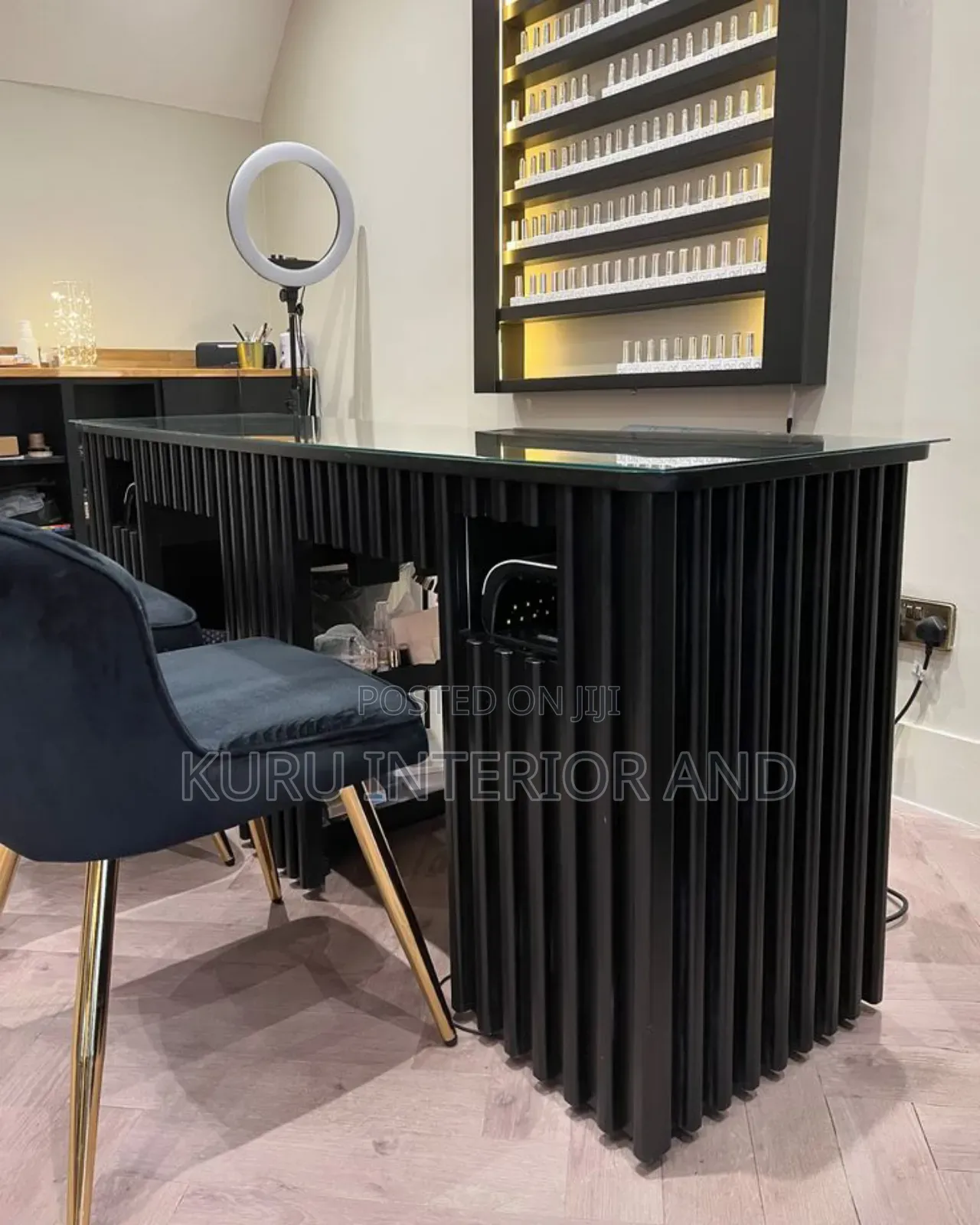 Modern Nail Tabel ( Manicure Tabel )