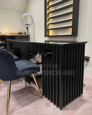 Modern Nail Tabel ( Manicure Tabel )