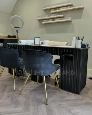 Modern Nail Tabel ( Manicure Tabel )