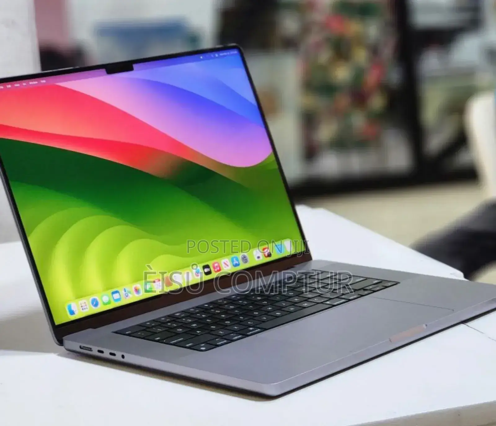 New Laptop Apple MacBook Pro M1 16GB Apple M1 Pro SSD 512GB