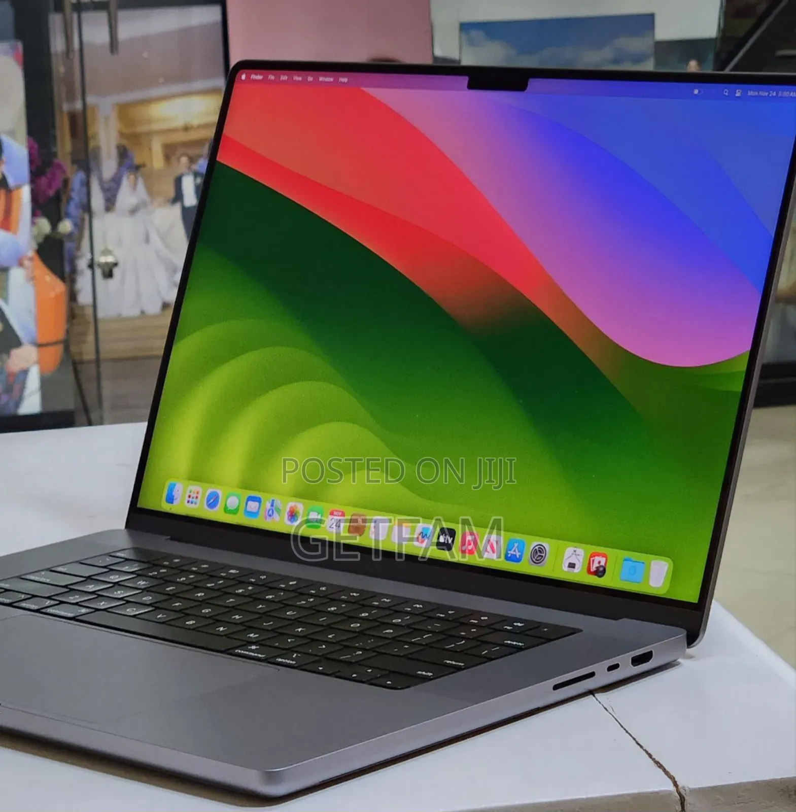 New Laptop Apple MacBook Pro 2021 M1 32GB Apple M1 Max SSD 512GB