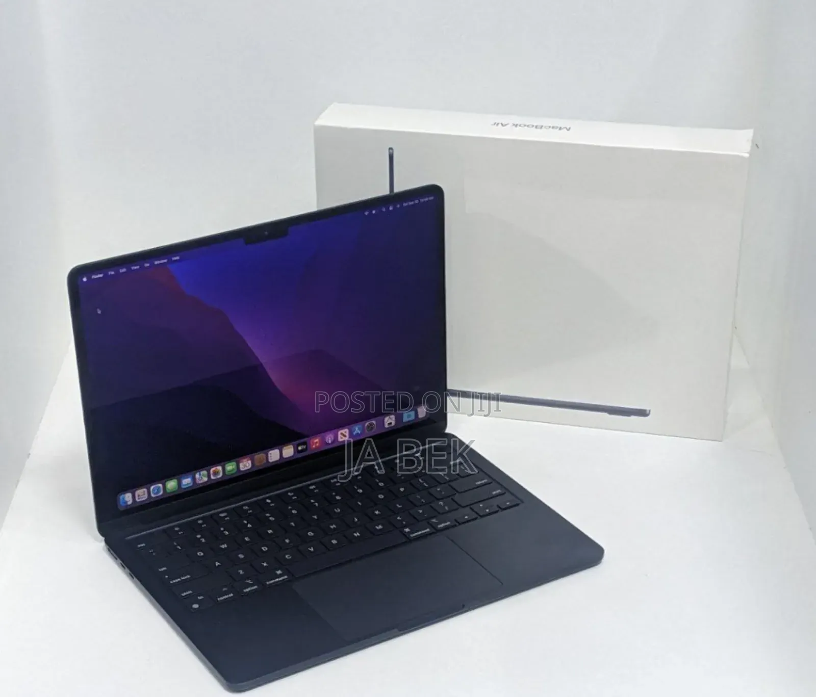 New Laptop Apple MacBook Air 2023 M2 8GB Apple M2 SSD 512GB