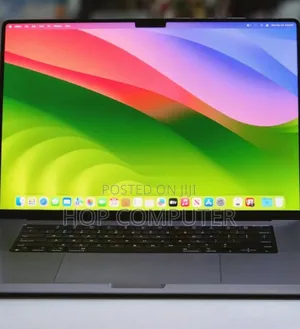 New Apple MacBook Pro 2023 M2 Max 14-Inch 32GB Apple M1 Max SSD 512GB