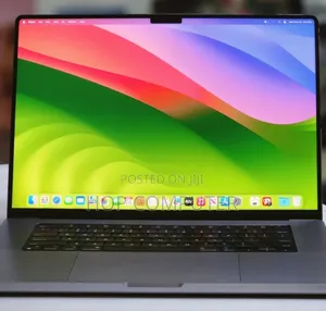 New Apple MacBook Pro 2023 M2 Max 14-Inch 32GB Apple M1 Max SSD 512GB