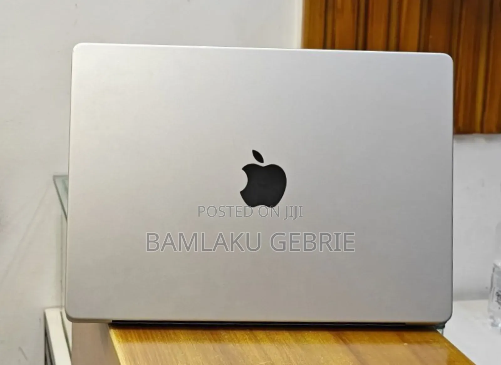 New Laptop Apple MacBook Pro M1 16GB Apple M1 Pro SSD 512GB