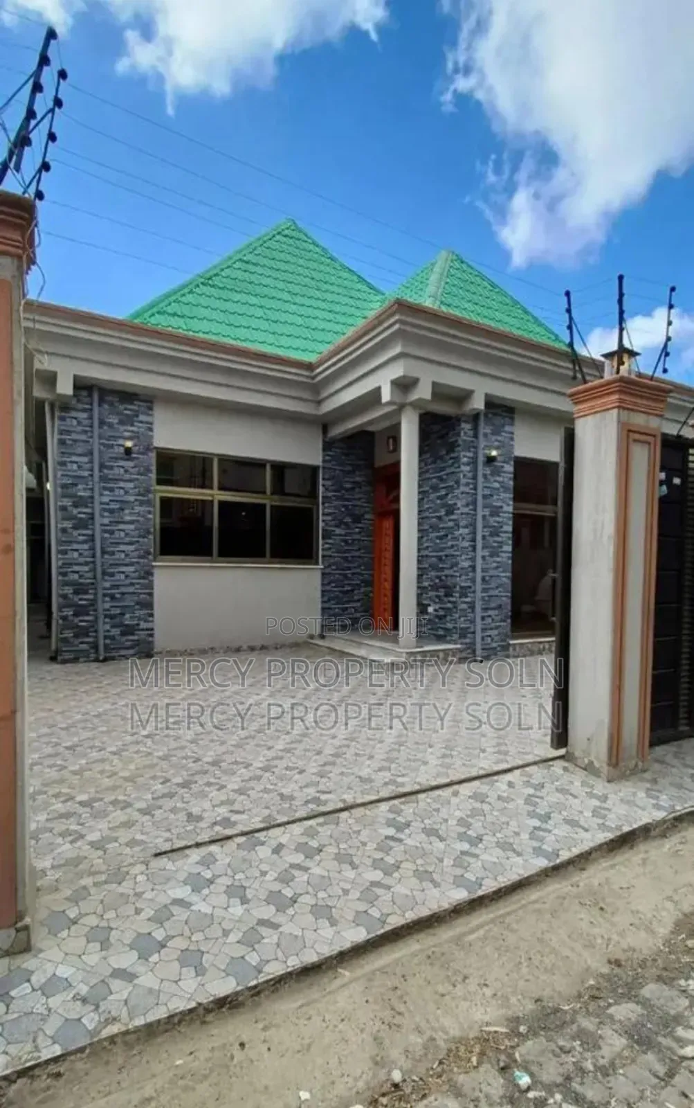 Furnished 6bdrm Villa in Bole for sale