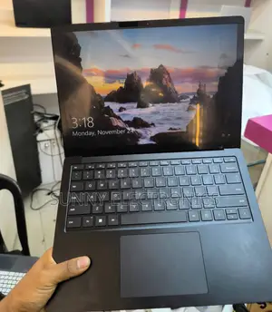 New Laptop Microsoft Surface Book 3 16GB Intel Core I7 SSD 256GB