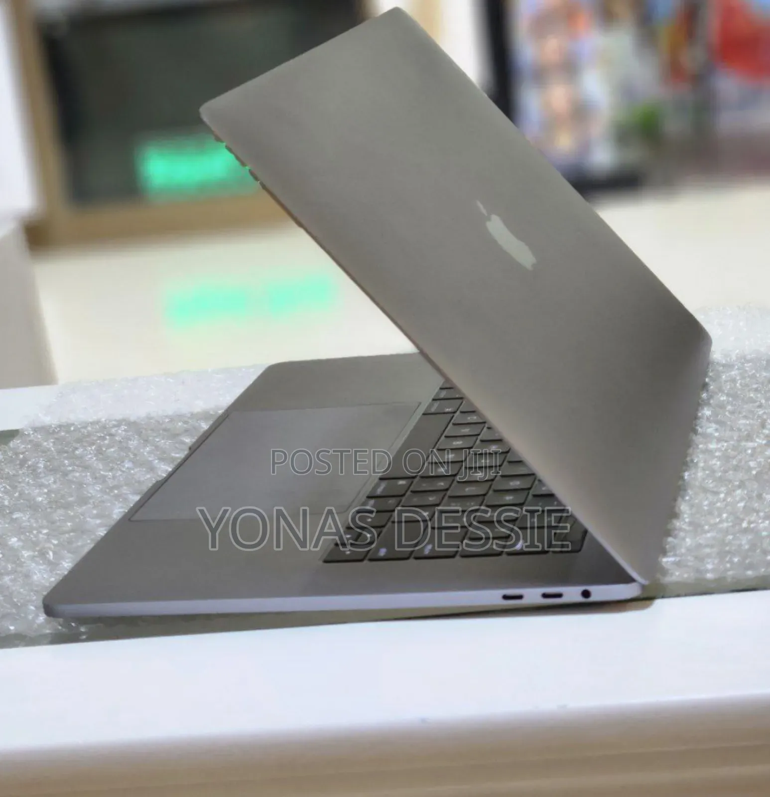 Laptop Apple MacBook Pro 2017 16GB Intel Core I7 SSD 512GB