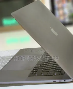 New Laptop Apple MacBook Pro 2017 16GB Intel Core I7 SSD 512GB