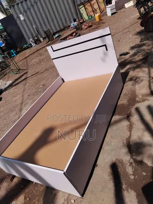 Photo - ላምኔትድ አልጋ በአንድ ሜትር ከሀያ