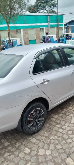 Toyota Yaris Sedan Automatic 2007 Silver