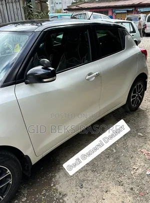 Suzuki Swift 2022 White