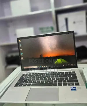 New Laptop HP EliteBook 830 G8 16GB Intel Core I7 SSD 512GB