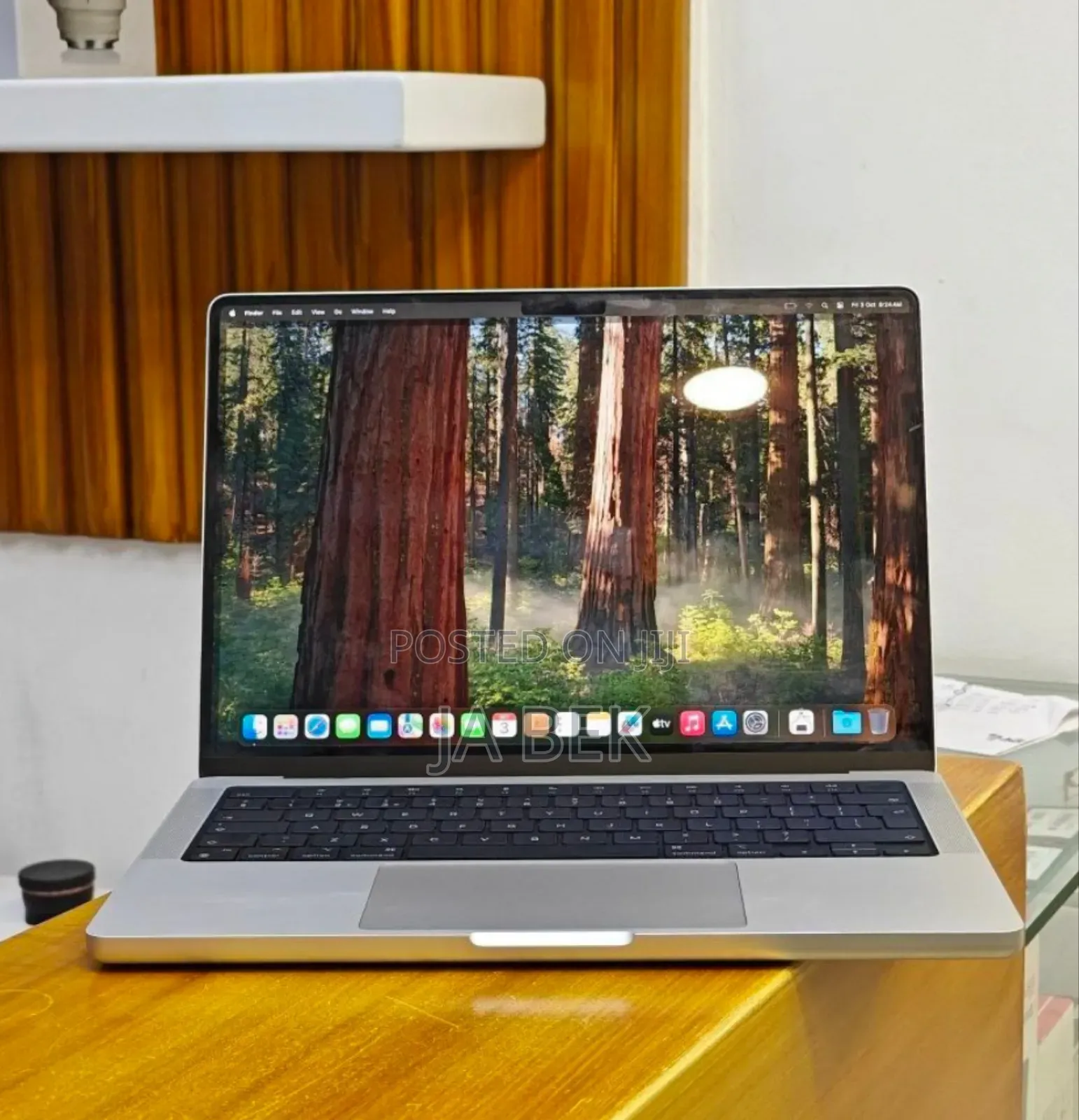 New Laptop Apple MacBook Pro M1 16GB Apple M1 Pro SSD 512GB