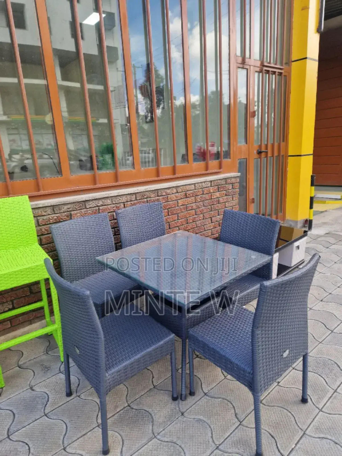 ለመዋኛ ገንዳ እና ለባር ና ሬስቶራንቶች