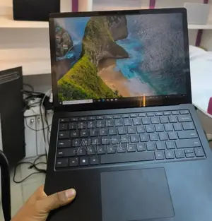 New Laptop Microsoft Surface 16GB Intel Core I7 SSD 512GB