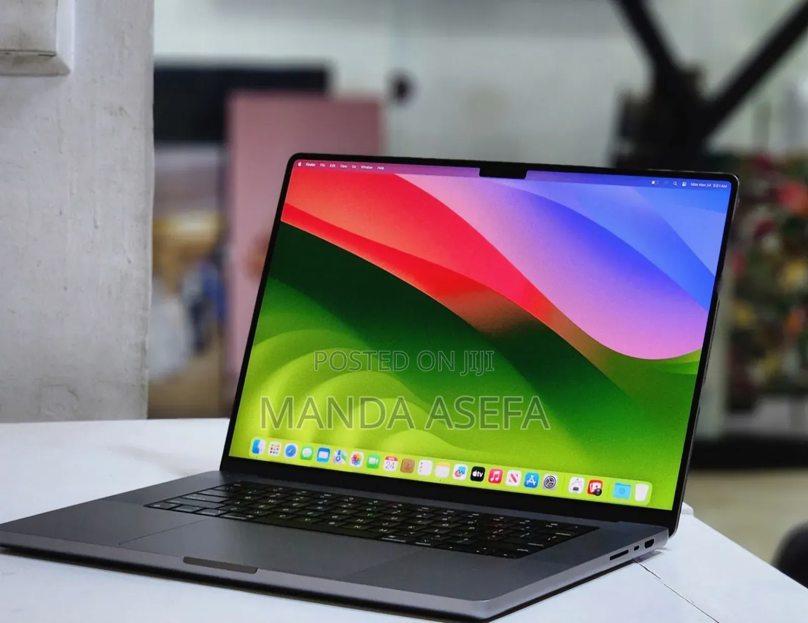 New Laptop Apple MacBook Pro M1 32GB Apple M1 Pro SSD 512GB