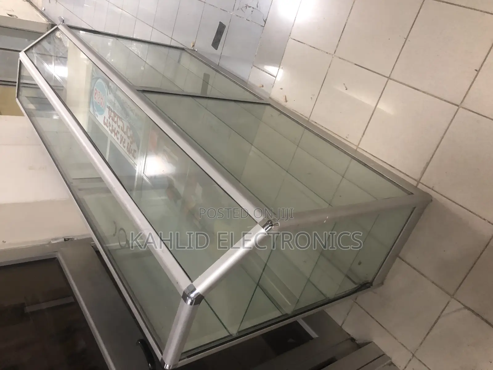 25,500 በ አሪፍ ዋጋ የአልሙኒየም ዲስፕለይ Glass Almuniyem Displays 1.50 Meters