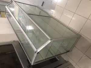 Photo - 25,500 በ አሪፍ ዋጋ የአልሙኒየም ዲስፕለይ Glass Almuniyem Displays 1.50 Meters
