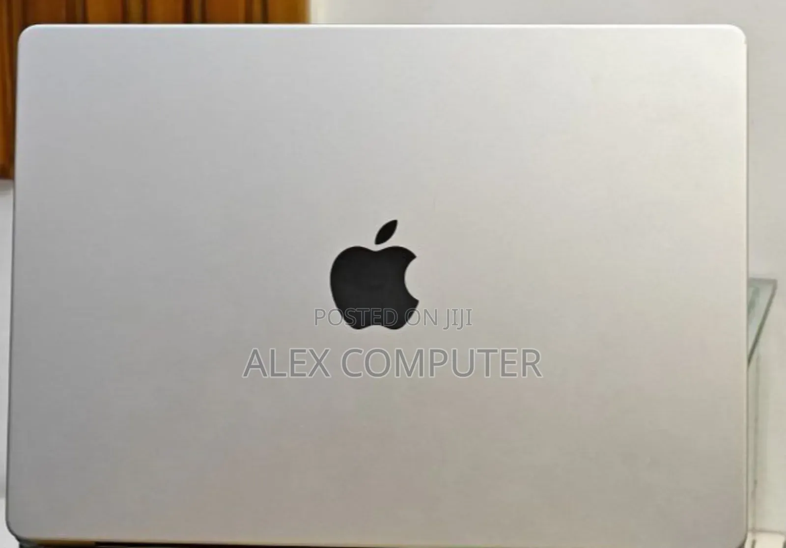 New Laptop Apple MacBook Pro M1 16GB Apple M1 Pro SSD 512GB