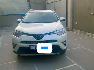Photo - Toyota RAV4 2018 Ivory