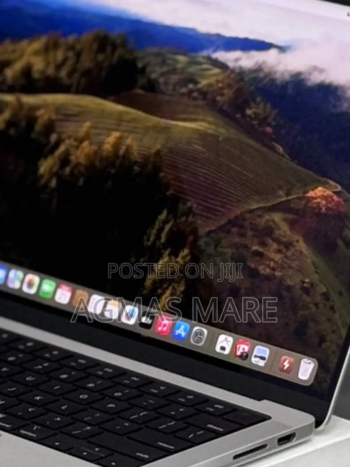 New Laptop Apple MacBook Pro 2024 M3 14-Inch 8GB Apple M3 SSD 512GB