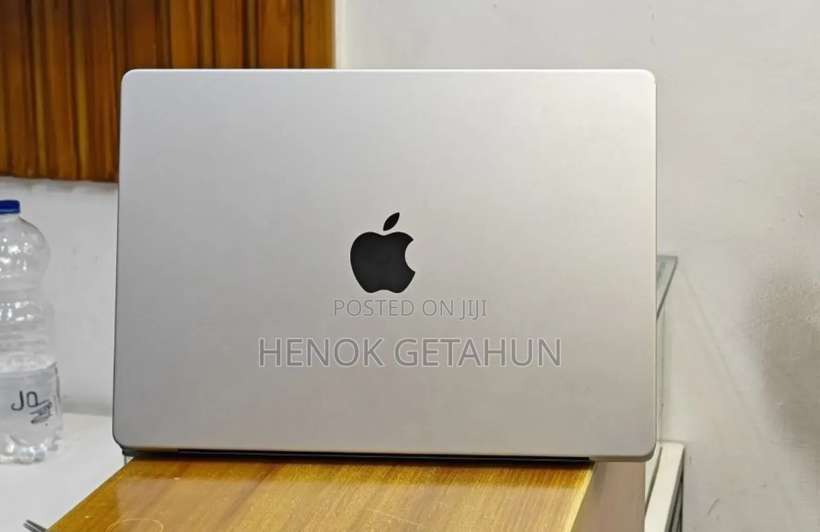 New Laptop Apple MacBook Pro 2022 M2 8GB Apple M2 SSD 256GB