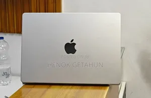 New Laptop Apple MacBook Pro 2022 M2 8GB Apple M2 SSD 256GB