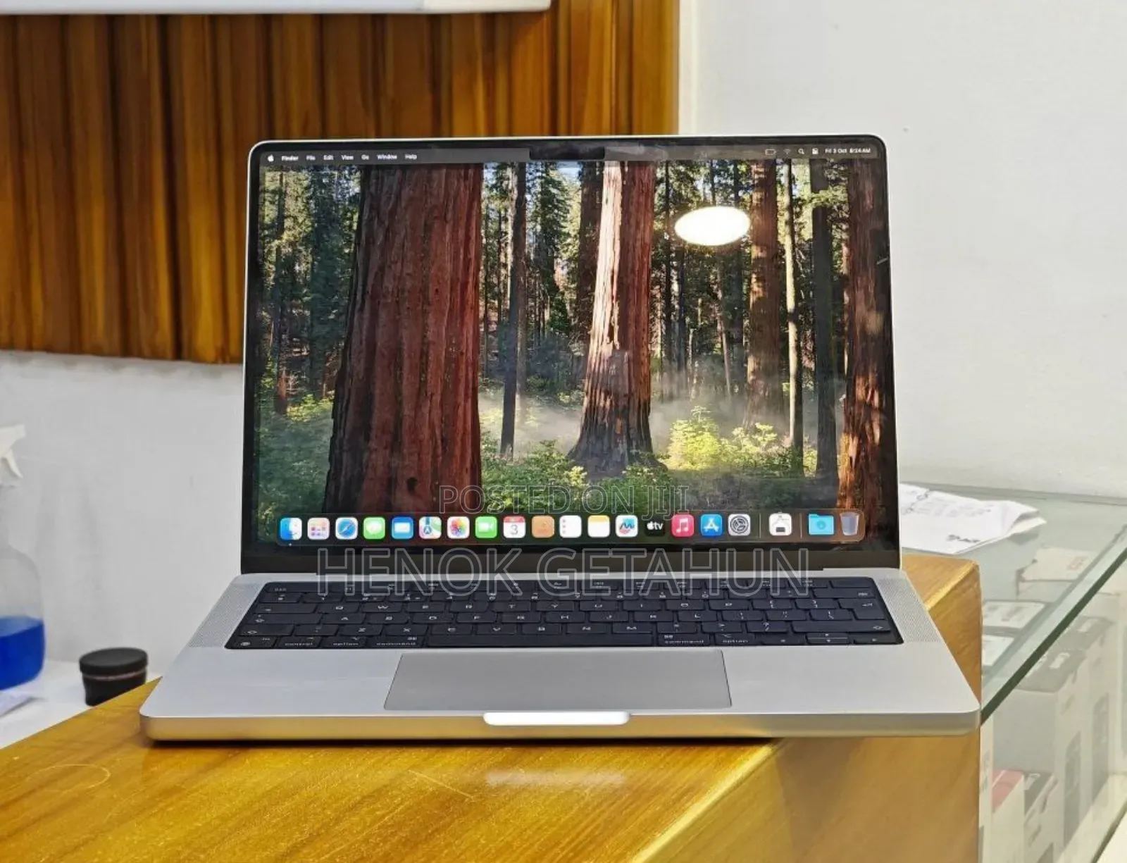 New Laptop Apple MacBook Pro 2022 M2 8GB Apple M2 SSD 256GB