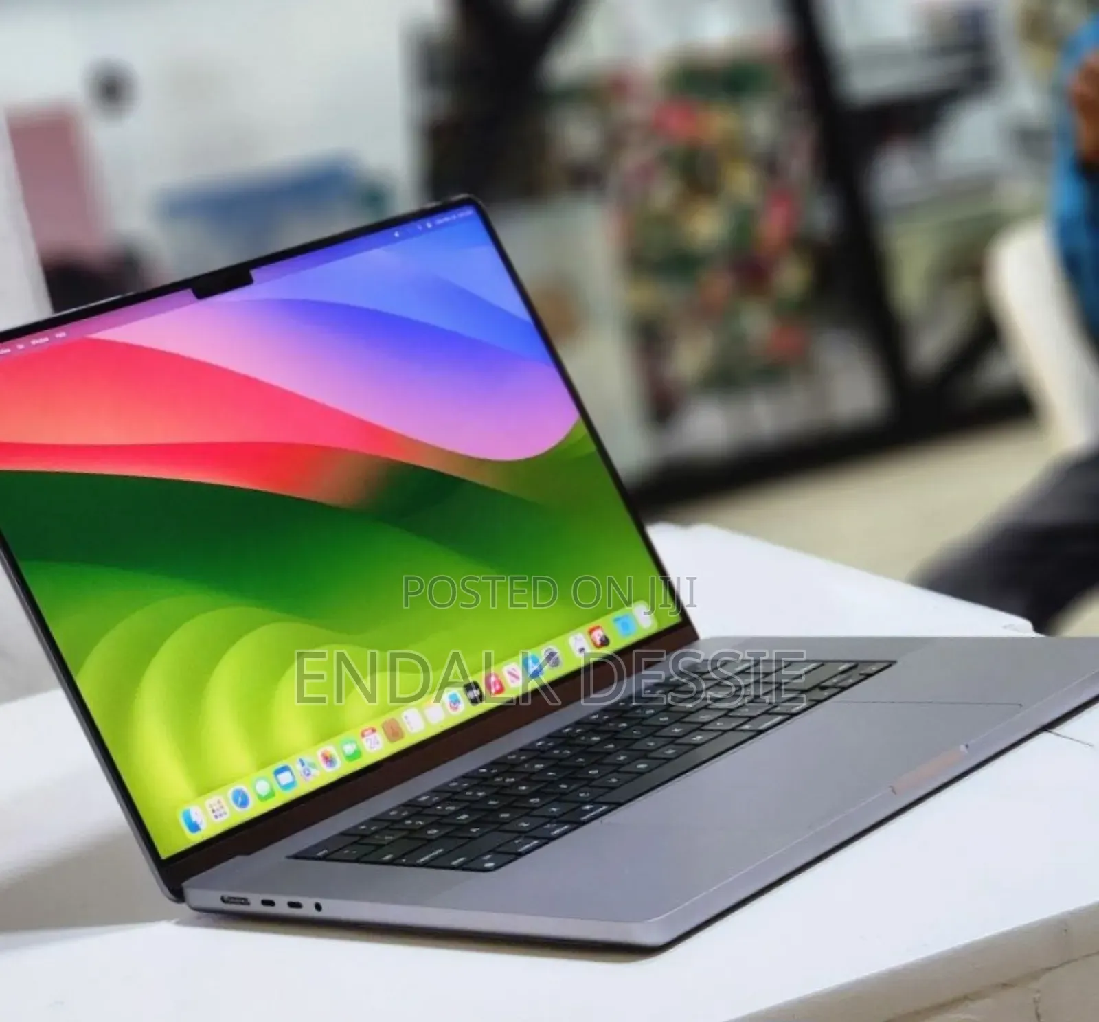 New Laptop Apple MacBook Pro M1 32GB Apple M1 Pro SSD 512GB