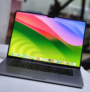 New Laptop Apple MacBook Pro M1 32GB Apple M1 Pro SSD 512GB