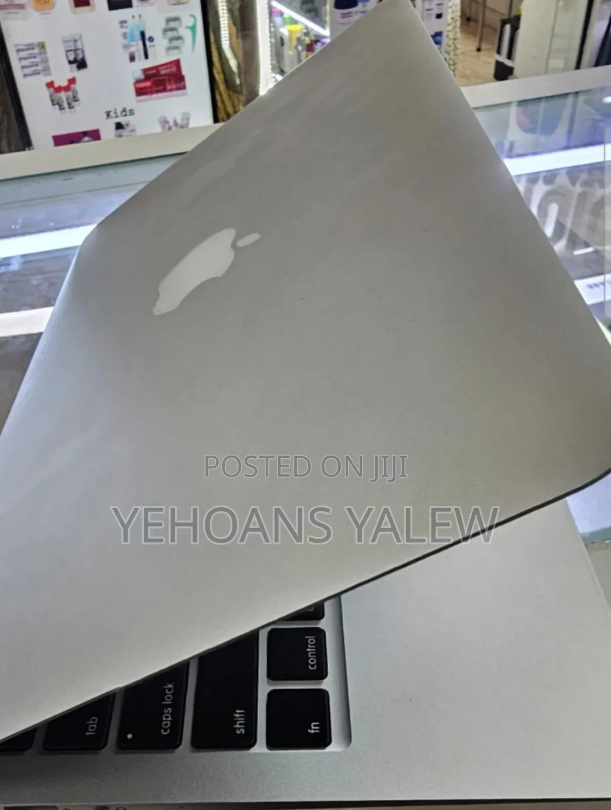 New Laptop Apple MacBook Air 2015 4GB AMD SSD 128GB