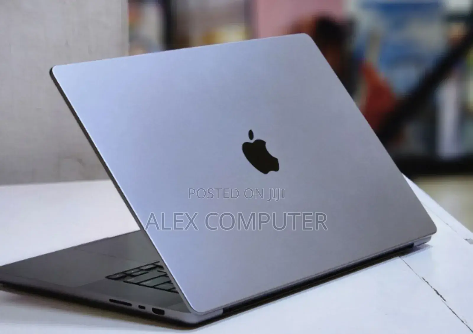 New Laptop Apple MacBook Pro M1 32GB Apple M1 Pro SSD 512GB