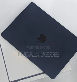 Photo - New Laptop Apple MacBook Air 8GB Apple M2 SSD 512GB